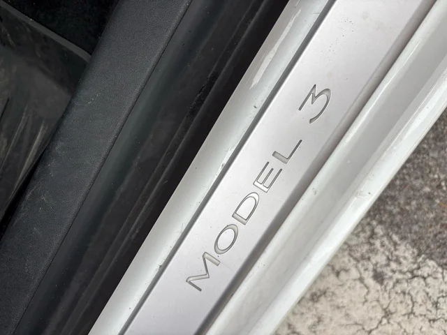 SEMINUEVOS TESLA Model 3 a Estados en autogozo