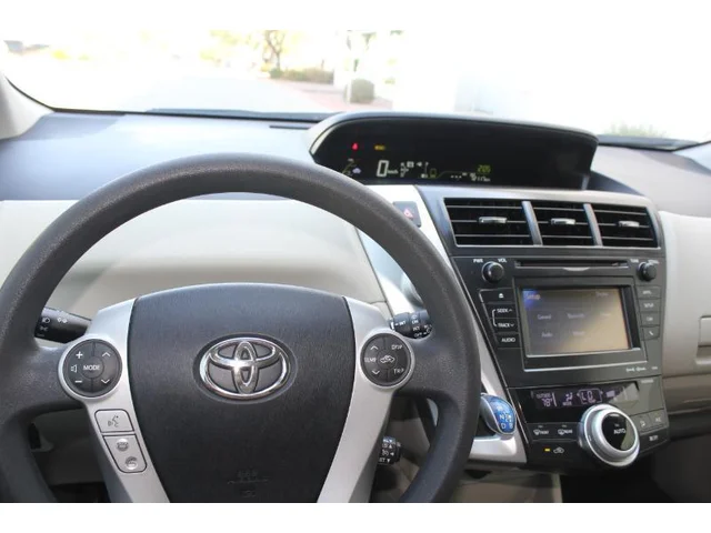 SEMINUEVOS TOYOTA Prius V a Estados en autogozo