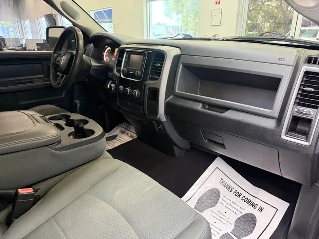 SEMINUEVOS RAM 1500 Quad Cab a Estados en autogozo