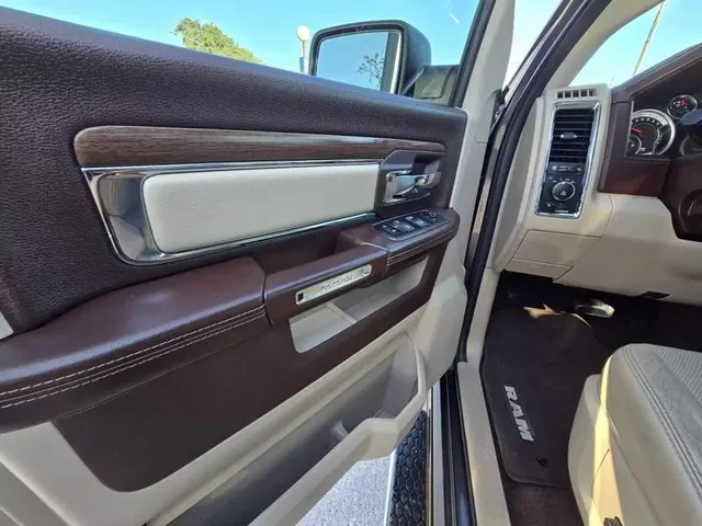 SEMINUEVOS RAM 1500 Quad Cab a Estados en autogozo