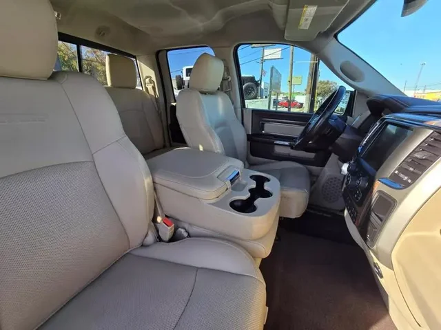 SEMINUEVOS RAM 1500 Quad Cab a Estados en autogozo