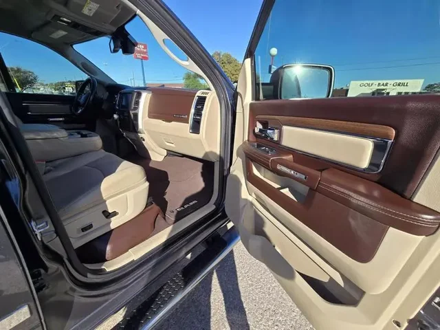 SEMINUEVOS RAM 1500 Quad Cab a Estados en autogozo