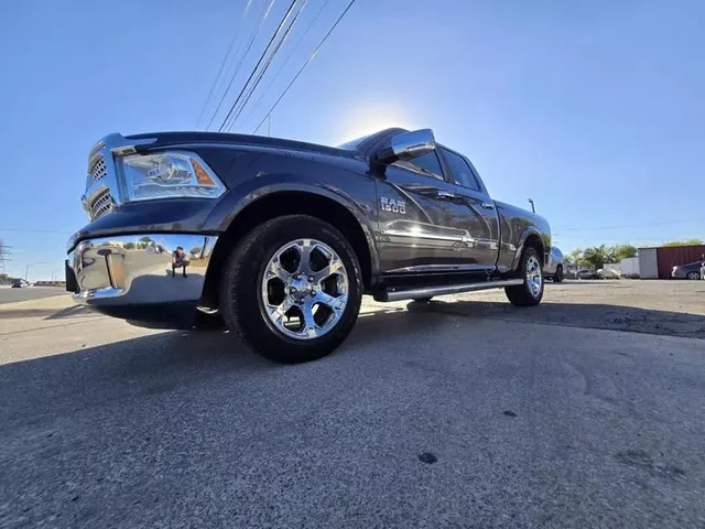 SEMINUEVOS RAM 1500 Quad Cab a Estados en autogozo