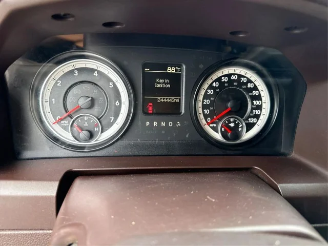 SEMINUEVOS RAM 1500 Crew Cab a Estados en autogozo
