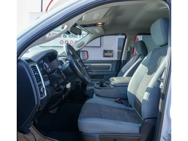 SEMINUEVOS RAM 1500 Classic Crew Cab a Estados en autogozo