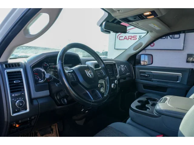 SEMINUEVOS RAM 1500 Classic Crew Cab a Estados en autogozo