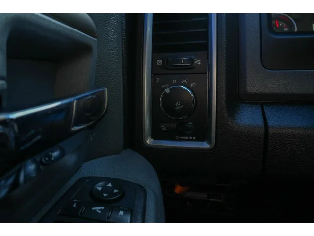 SEMINUEVOS RAM 1500 Classic Crew Cab a Estados en autogozo