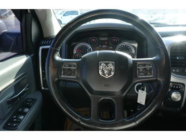 SEMINUEVOS RAM 1500 Classic Crew Cab a Estados en autogozo