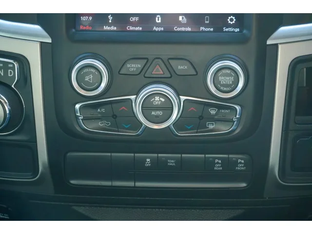 SEMINUEVOS RAM 1500 Classic Crew Cab a Estados en autogozo
