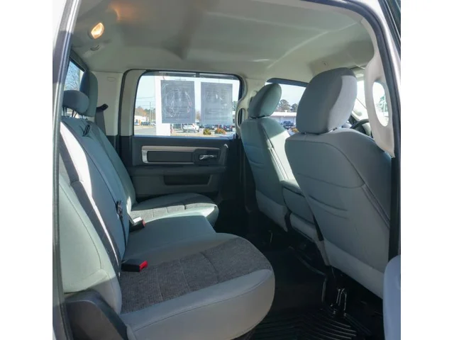 SEMINUEVOS RAM 1500 Classic Crew Cab a Estados en autogozo