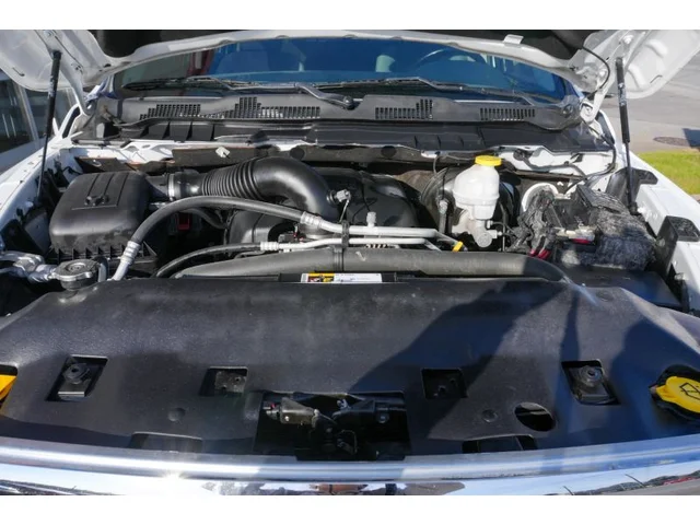 SEMINUEVOS RAM 1500 Classic Crew Cab a Estados en autogozo