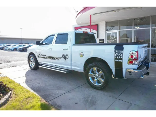 SEMINUEVOS RAM 1500 Classic Crew Cab a Estados en autogozo