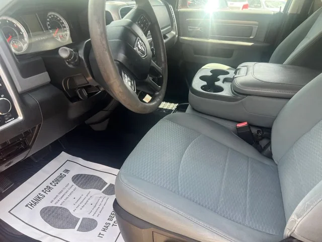 SEMINUEVOS RAM 1500 Classic Crew Cab a Estados en autogozo