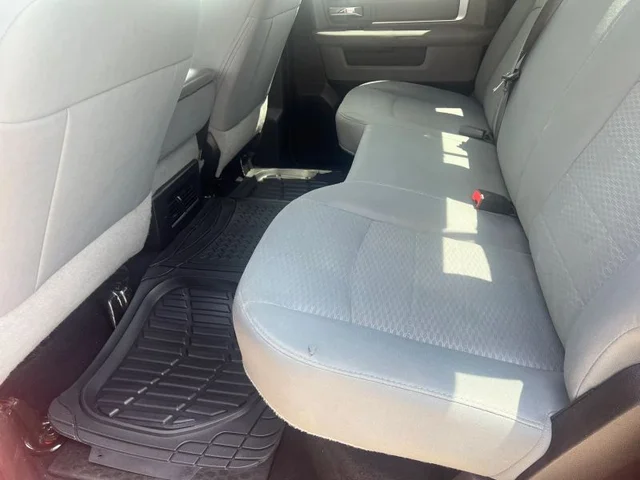 SEMINUEVOS RAM 1500 Classic Crew Cab a Estados en autogozo