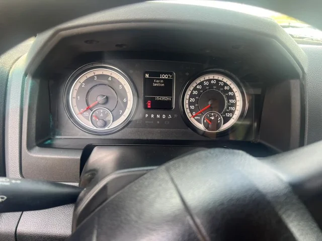 SEMINUEVOS RAM 1500 Classic Crew Cab a Estados en autogozo