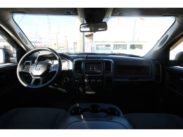 SEMINUEVOS RAM 1500 Crew Cab a Estados en autogozo