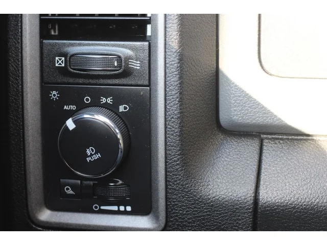 SEMINUEVOS RAM 1500 Crew Cab a Estados en autogozo