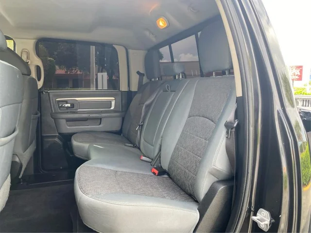 SEMINUEVOS RAM 1500 Crew Cab a Estados en autogozo