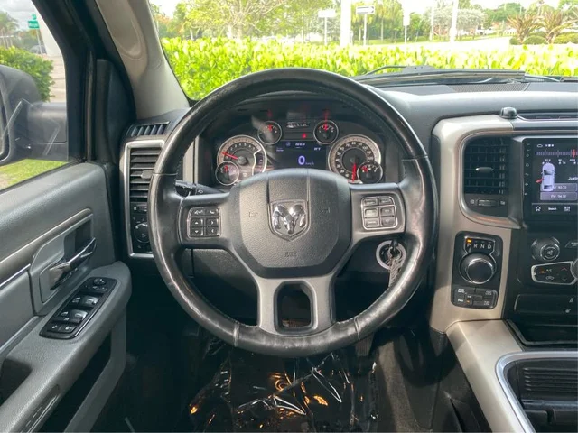 SEMINUEVOS RAM 1500 Crew Cab a Estados en autogozo