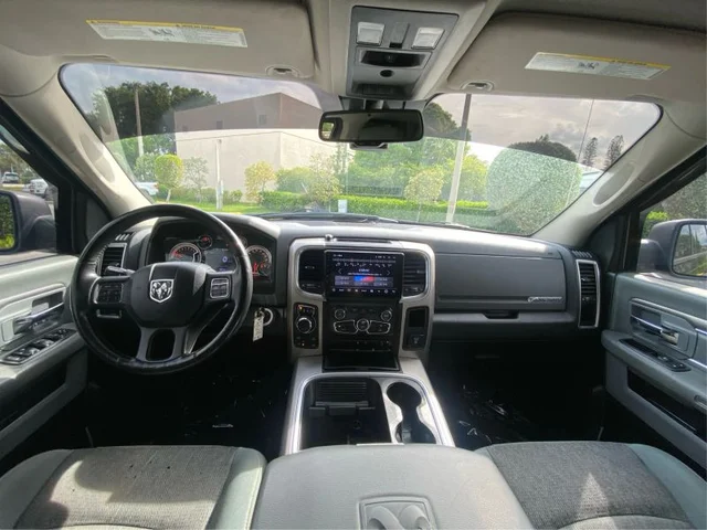 SEMINUEVOS RAM 1500 Crew Cab a Estados en autogozo