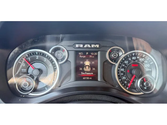 SEMINUEVOS RAM 1500 Crew Cab a Estados en autogozo