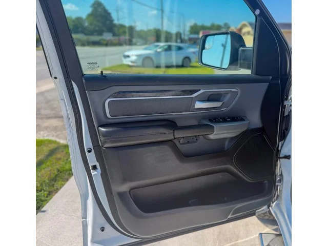 SEMINUEVOS RAM 1500 Crew Cab a Estados en autogozo