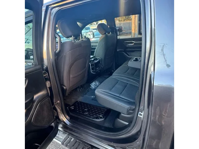 SEMINUEVOS RAM 1500 Crew Cab a Estados en autogozo