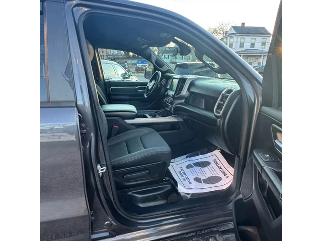SEMINUEVOS RAM 1500 Crew Cab a Estados en autogozo