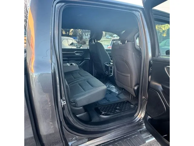 SEMINUEVOS RAM 1500 Crew Cab a Estados en autogozo