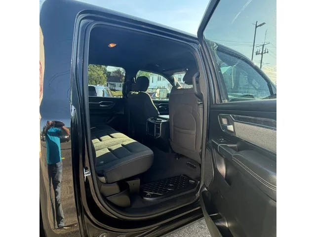 SEMINUEVOS RAM 1500 Crew Cab a Estados en autogozo
