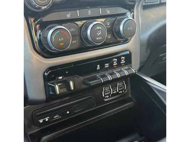 SEMINUEVOS RAM 1500 Crew Cab a Estados en autogozo