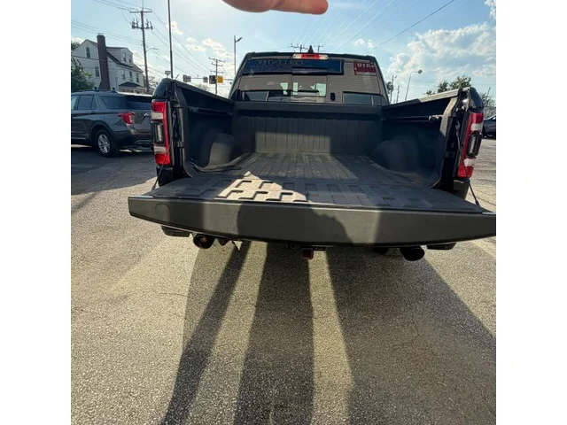 SEMINUEVOS RAM 1500 Crew Cab a Estados en autogozo