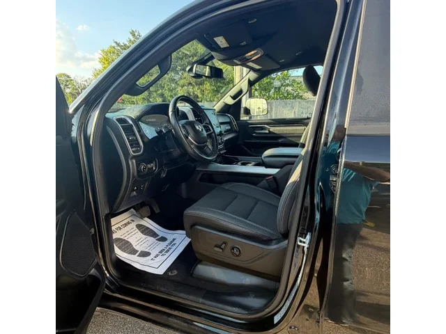 SEMINUEVOS RAM 1500 Crew Cab a Estados en autogozo