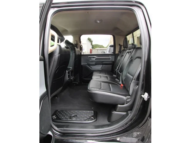 SEMINUEVOS RAM 1500 Crew Cab a Estados en autogozo