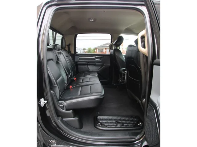 SEMINUEVOS RAM 1500 Crew Cab a Estados en autogozo