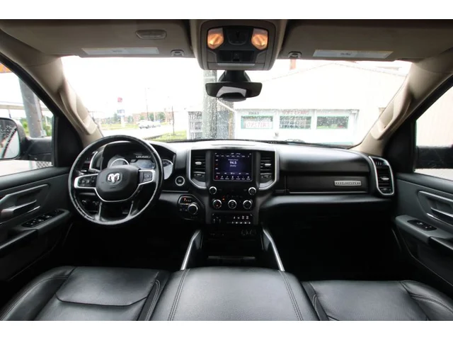 SEMINUEVOS RAM 1500 Crew Cab a Estados en autogozo