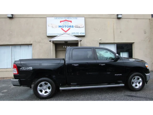SEMINUEVOS RAM 1500 Crew Cab a Estados en autogozo