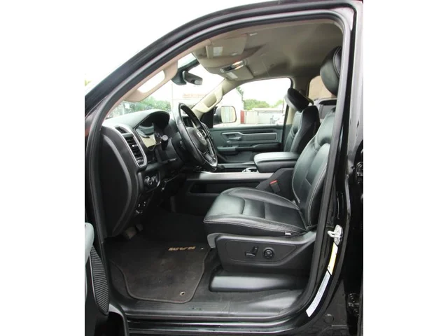 SEMINUEVOS RAM 1500 Crew Cab a Estados en autogozo