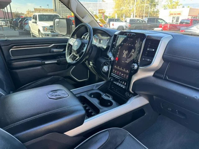 SEMINUEVOS RAM 1500 Crew Cab a Estados en autogozo