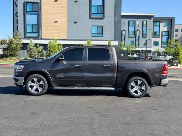 SEMINUEVOS RAM 1500 Crew Cab a Estados en autogozo