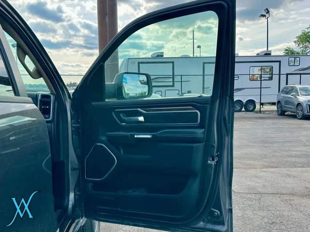 SEMINUEVOS RAM 1500 Crew Cab a Estados en autogozo