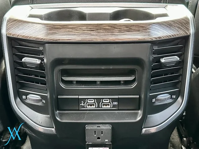 SEMINUEVOS RAM 1500 Crew Cab a Estados en autogozo