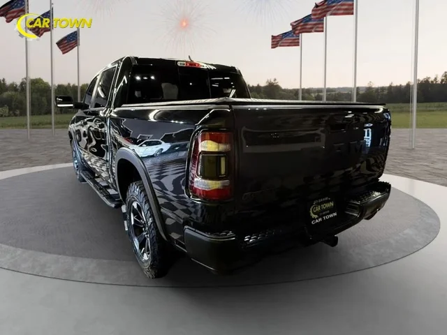 SEMINUEVOS RAM 1500 Crew Cab a Estados en autogozo