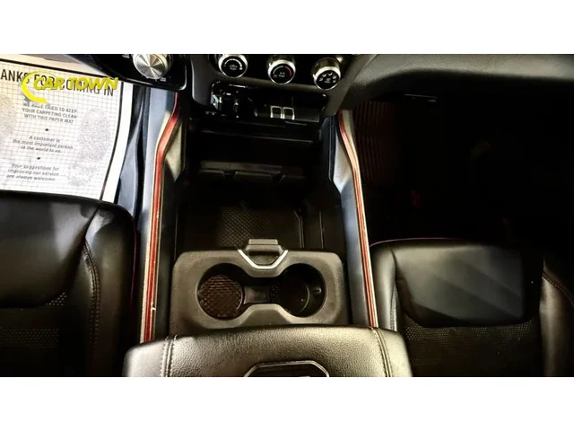 SEMINUEVOS RAM 1500 Crew Cab a Estados en autogozo