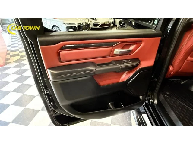 SEMINUEVOS RAM 1500 Crew Cab a Estados en autogozo