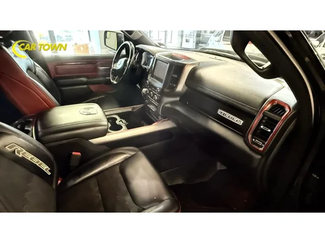 SEMINUEVOS RAM 1500 Crew Cab a Estados en autogozo
