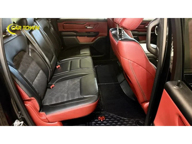 SEMINUEVOS RAM 1500 Crew Cab a Estados en autogozo