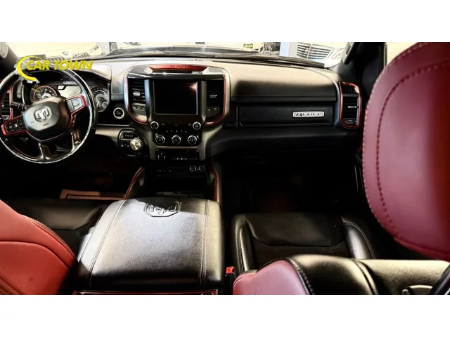 SEMINUEVOS RAM 1500 Crew Cab a Estados en autogozo