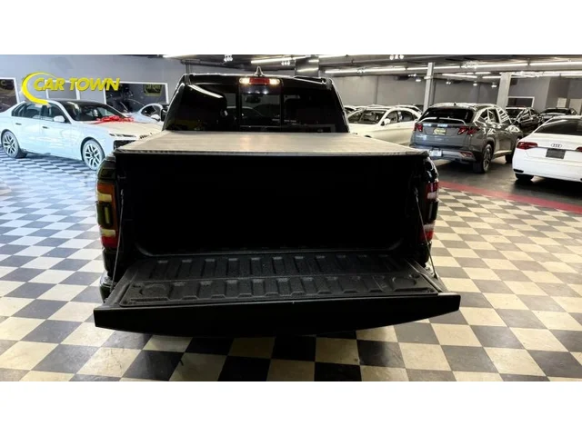 SEMINUEVOS RAM 1500 Crew Cab a Estados en autogozo