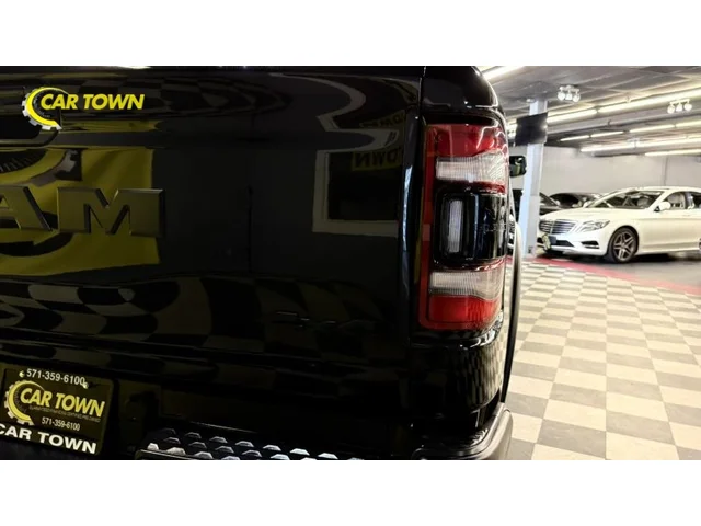 SEMINUEVOS RAM 1500 Crew Cab a Estados en autogozo